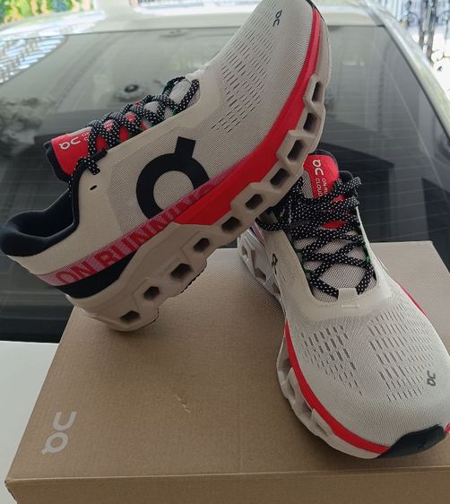 ขาย On Monster 2 สี Ivery/Silver ของใหม่ size 43/275cm ของแท้ 100%