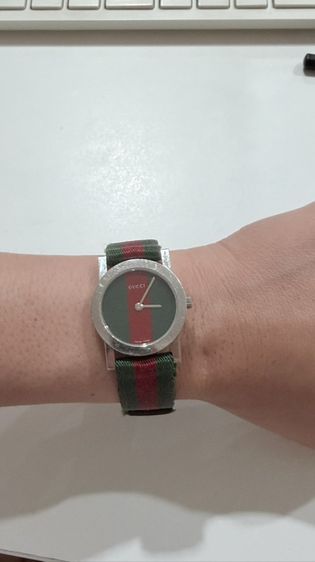 ขายนาฬิกา Gucci 5200 วินเทจ หน้าเขียว-แดง Signature แท้ 100% 26mm