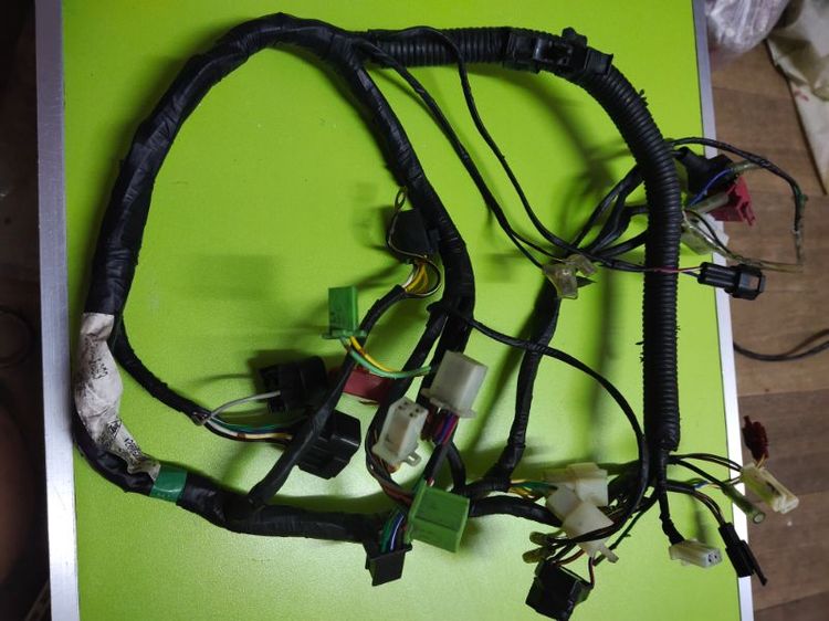 ลดราคาขายอะไหล่Kawasaki boss175 ชุดสายไฟรถแท้ยังใหมาอยู่ถอดจากรถใช้ได้แท้ราคา1600บาทหรือของแต่งโทรมาได้ครับมีอะไหล่อย่างอื่นด้วยอยากได้อะไหล่ส่งไปรษณียได้ครับอะไรโทร