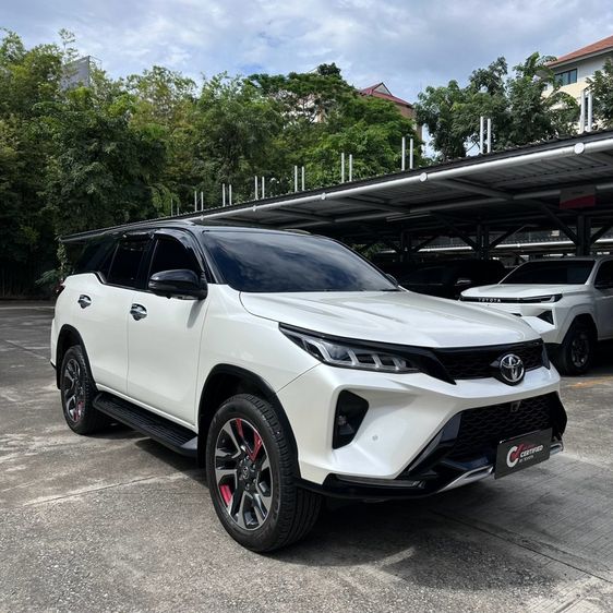 Toyota Fortuner 2022 2.4 LEGENDER 4WD AT Utility-car ดีเซล ไม่ติดแก๊ส เกียร์อัตโนมัติ ขาว