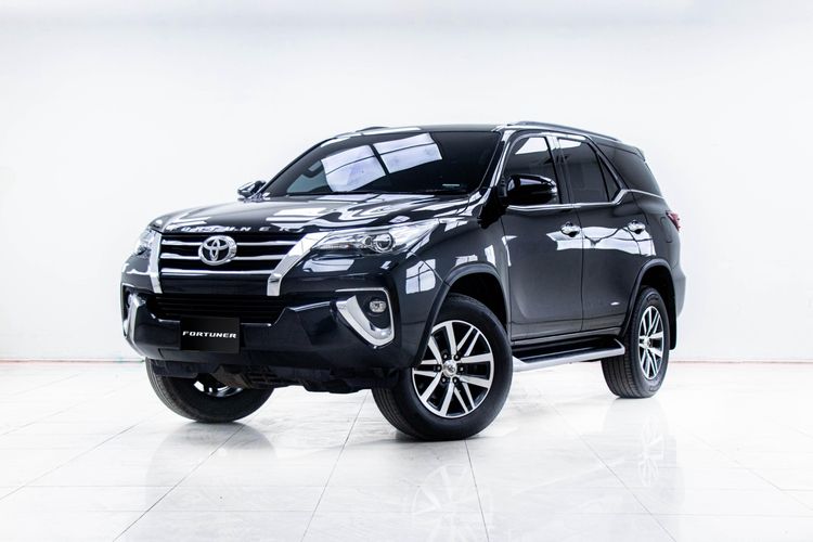 Toyota Fortuner 2019 2.4 V Utility-car ดีเซล ไม่ติดแก๊ส เกียร์อัตโนมัติ ดำ