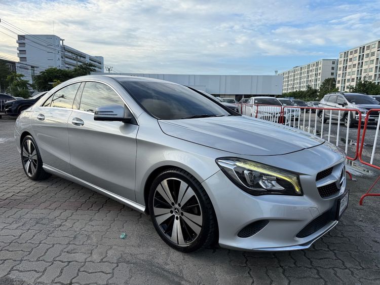 รถ Mercedes-Benz CLA-Class CLA200 สี บรอนซ์เงิน