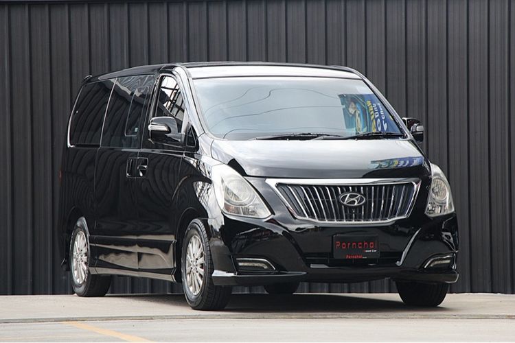 รถ Hyundai H-1  2.5 Deluxe สี ดำ