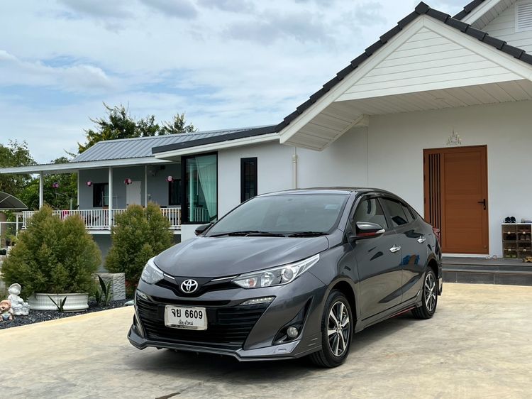รถ Toyota Yaris ATIV 1.2 S Plus สี เทา