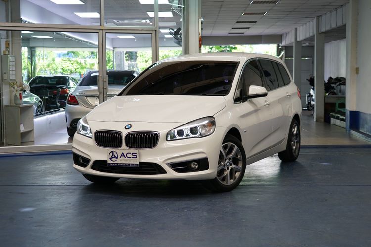 รถ BMW Series 2 218i สี ขาว