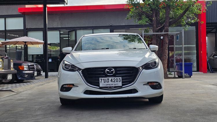 Mazda Mazda3 2017 2.0 S Sedan เบนซิน ไม่ติดแก๊ส เกียร์อัตโนมัติ ขาว รูปที่ 2