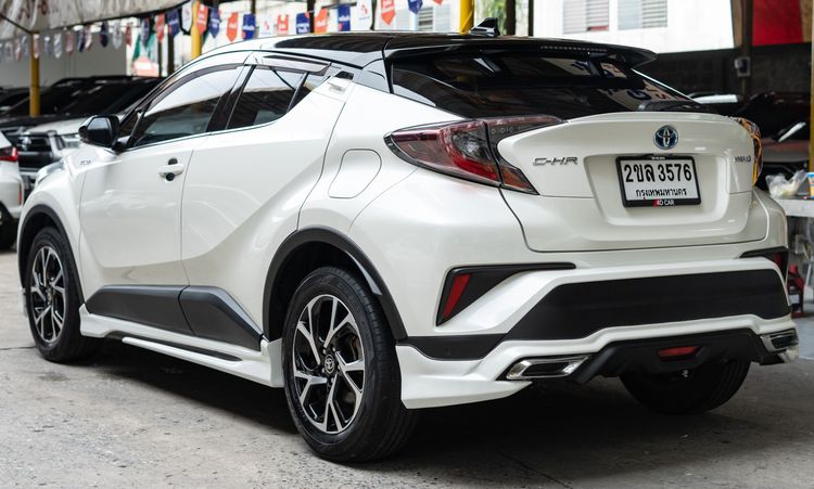 Toyota C-HR 2019 1.8 HV Hi Utility-car ไฮบริด ไม่ติดแก๊ส เกียร์อัตโนมัติ ขาว รูปที่ 3