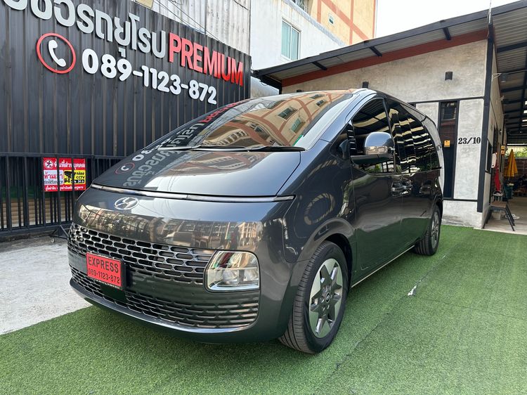 Hyundai Staria 2022 2.2 SEL Van ดีเซล ไม่ติดแก๊ส เกียร์อัตโนมัติ เทา