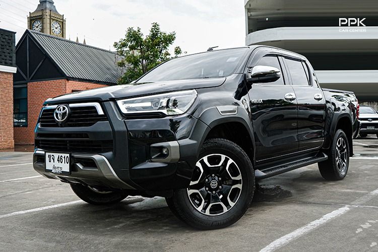 Toyota Hilux Revo 2023 2.4 Prerunner High Pickup ดีเซล ไม่ติดแก๊ส เกียร์อัตโนมัติ ดำ