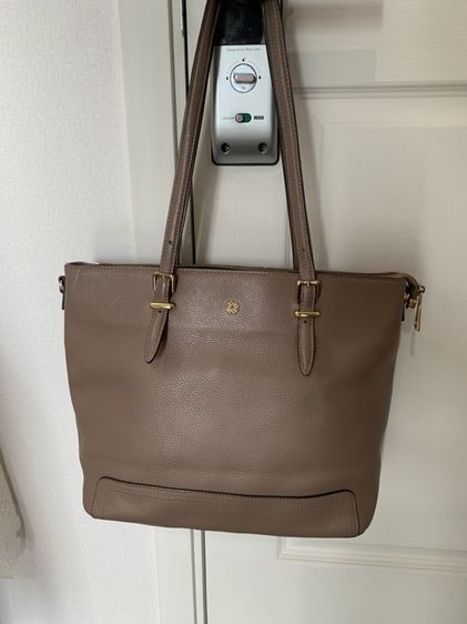 ส่งต่อกระเป๋าสะพายสภาพดี ราคา 450 บาท