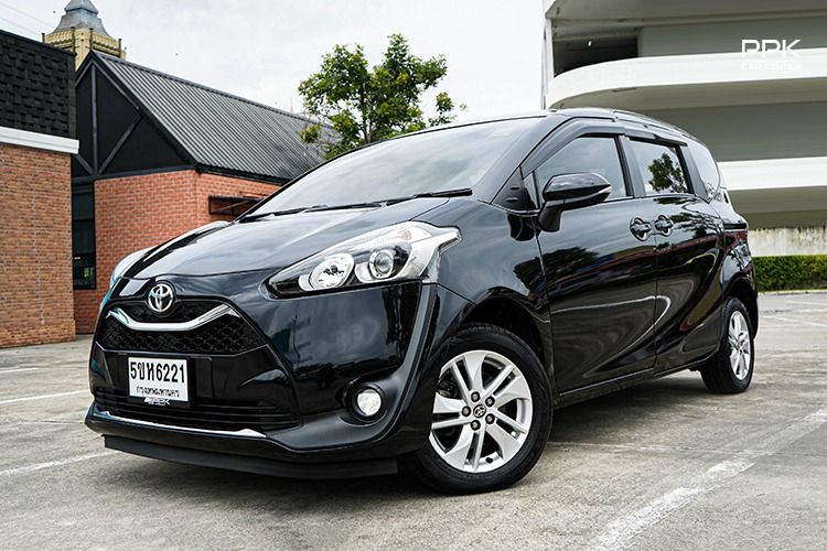 รถ Toyota Sienta 1.5 G สี ดำ