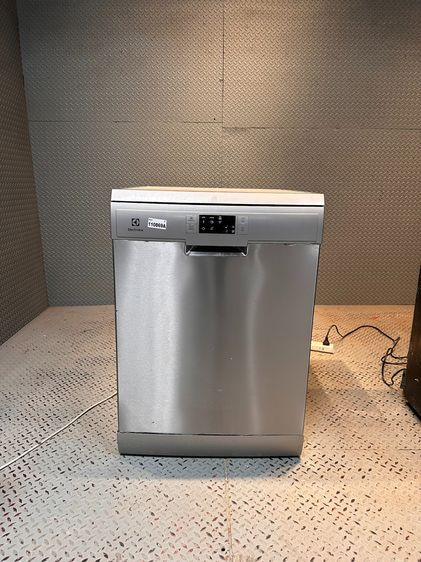 อื่นๆ เครื่องล้างจาน แบบตั้งพื้น แบรนด์ ELECTROLUX รุ่น UltimateCare 300(ESF5512LOX) 