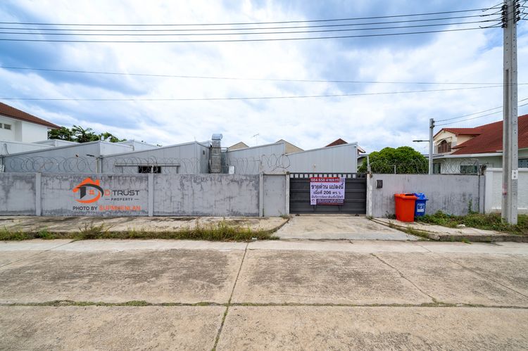 ขาย ที่ดิน 206 ตร.ว เมืองทองธานี โครงการ 2 พร้อมโรงเพาะชำ Isowall สภาพดี ทำเลศักยภาพ