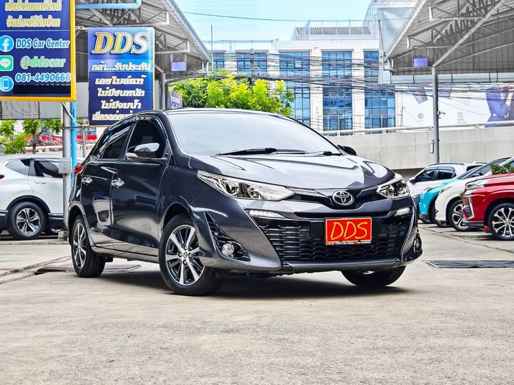 รถ Toyota Yaris 1.2 G Plus สี เทา