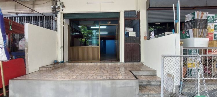 พื้นที่ให้เช่า ร้านขายยา
