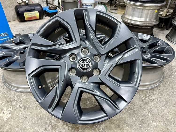ล้อแม็ก TOYOTA LEGENDER รุ่น 60 ปี ขอบ 20” สีเดิมโรงงาน