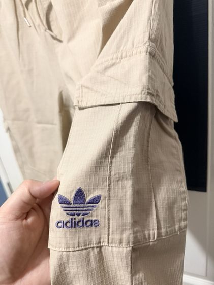👖กางเกงขายาวสีเบจคาโก้ แบรนด์ addidas รูปที่ 4