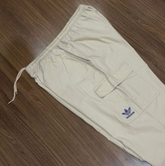 👖กางเกงขายาวสีเบจคาโก้ แบรนด์ addidas รูปที่ 5