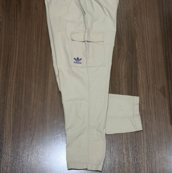 👖กางเกงขายาวสีเบจคาโก้ แบรนด์ addidas รูปที่ 9