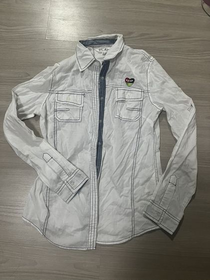 เสื้อเชิ้ตและเสื้อผู้หญิง ขาว เสื้อเชิ้ต comme des garcon ค่ะ