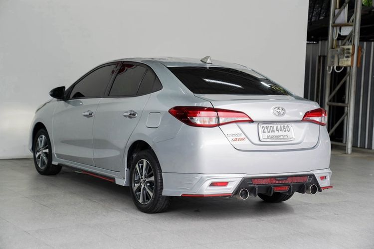 Toyota Yaris ATIV 2020 1.2 High Sedan เบนซิน ไม่ติดแก๊ส เกียร์อัตโนมัติ เทา รูปที่ 4