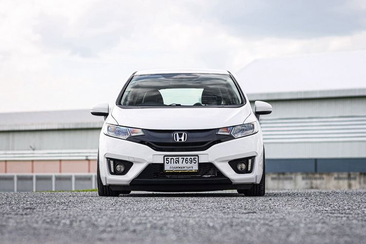 Honda Jazz 2016 1.5 S Sedan เบนซิน ไม่ติดแก๊ส เกียร์อัตโนมัติ ขาว