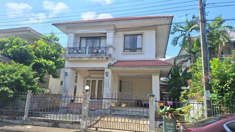 อื่นๆ ไม่มี สร้างเสร็จก่อน 2010 บ้านเดี่ยว 2 ชั้น Place and Park ประชาอุทิศ90 พื้นที่ 50 ตารางวา 🛏 3 ห้องนอน 2 ห้องน้ำ 1 ห้องครัว 1 ห้องโถงใหญ่ 1 ที่จอดรถในร่ม 