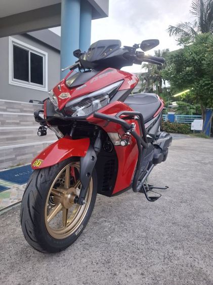 ขอขายรถใช้เองสักคันนะครับYamaha aerox ปี2021 ท็อป สภาพสวยเครื่องดีมากแน่นๆ เล่มครบโอน ภาษี+พรบปี7041,000 ต่อรองได้ครับอยู่คอนโดจรัญ 13