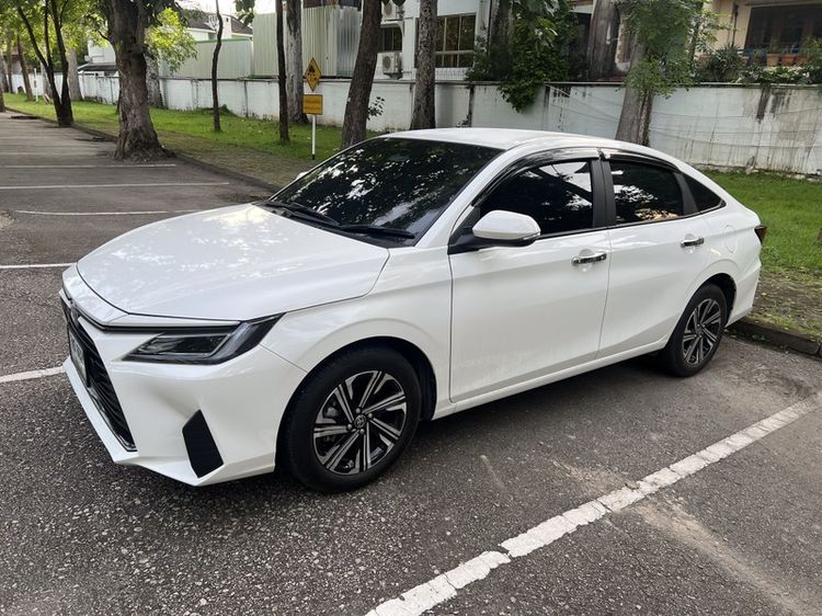 Toyota Yaris ATIV 2024 1.2 Smart Sedan เบนซิน ไม่ติดแก๊ส เกียร์อัตโนมัติ ขาว