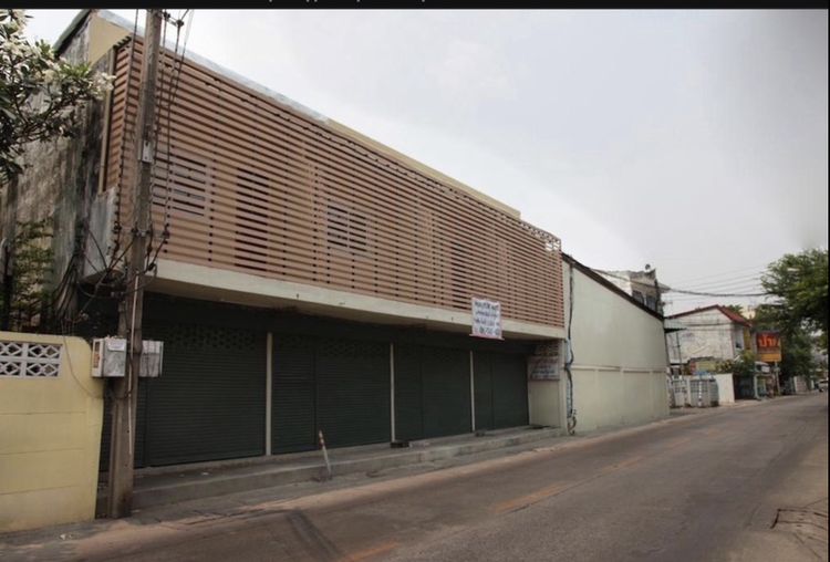 อฟฟิศสำนักงาน 4 คูหา โกดัง ซ. ลาดพร้าว 87 แยก 3 ถ.เมน เข้าออกสะดวก ลาดพร้าว 81, 87 ,101 และ ประดิษฐ์มนูธรรม (ด่วนเอกมัย รามอินทรา)