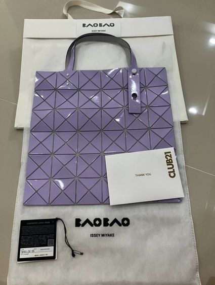 หนัง PU หญิง ขายขาดทุน New! Bao Bao ISSEY MIYAKE Lucent gross 6x6 สีม่วง Lavender