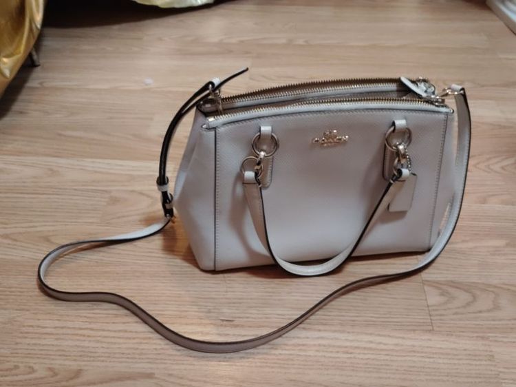 [ส่งต่อสภาพนางฟ้า] กระเป๋า COACH Mini Christie Carryall (หรือรุ่นใกล้เคียง) สีขาว/ครีม หนังแท้ ของแท้ 100%