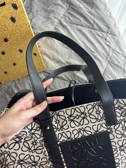 กระเป๋า Loewe ของแท้ รุ่น  LOEWE Elephant Basket Bag รูปที่ 5