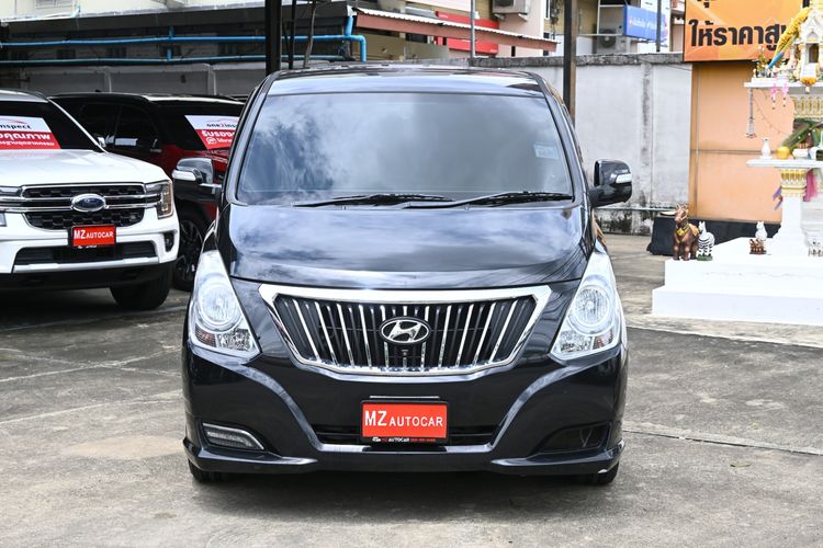 Hyundai H-1 2018 2.5 Deluxe Van ดีเซล ไม่ติดแก๊ส เกียร์อัตโนมัติ ดำ รูปที่ 2