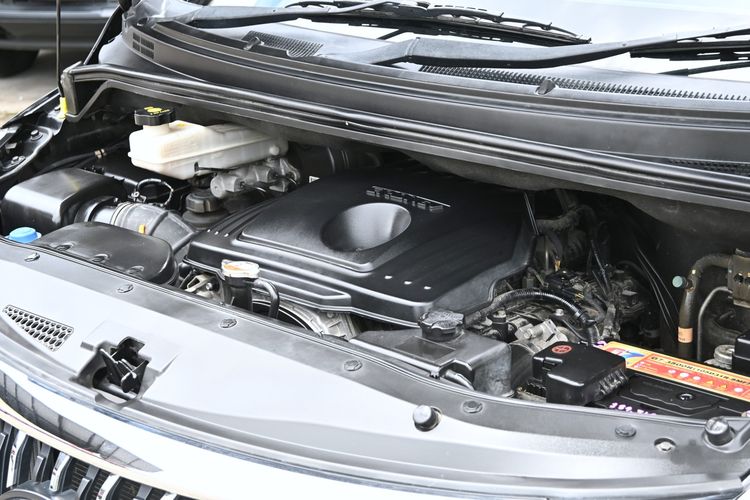 Hyundai H-1  2018 2.5 Deluxe Van ดีเซล ไม่ติดแก๊ส เกียร์อัตโนมัติ ดำ รูปที่ 4