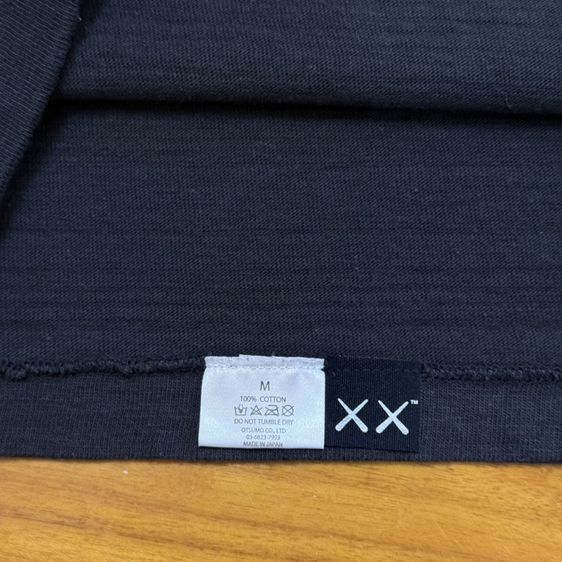 Used HUMAN MADE x KAWS MADE Graphic TShirt สีดำ ลาย KAWS กอดเสือ ของแท้ รูปที่ 3