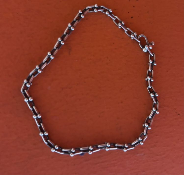 ขายสร้อยข้อมือของ Tiffany 20,000 บาท ของแท้