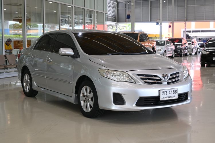 รถ Toyota Altis 1.6 E CNG สี เทา