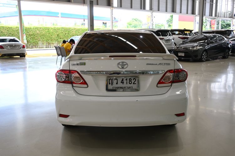 Toyota Altis 2011 1.6 E Sedan เบนซิน ไม่ติดแก๊ส เกียร์อัตโนมัติ ขาว รูปที่ 4