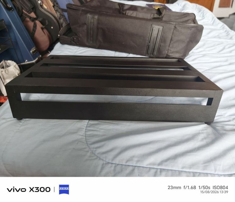 บอร์ดเอฟเฟค ขนาด 30x50 cm สภาพดี พร้อมกระเป๋า  แถม ดาวตีนตุ๊กแก   ขาย 800 บาท นัดรับอย่างเดียว