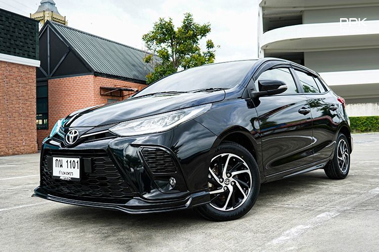 รถ Toyota Yaris 1.2 Sport สี ดำ