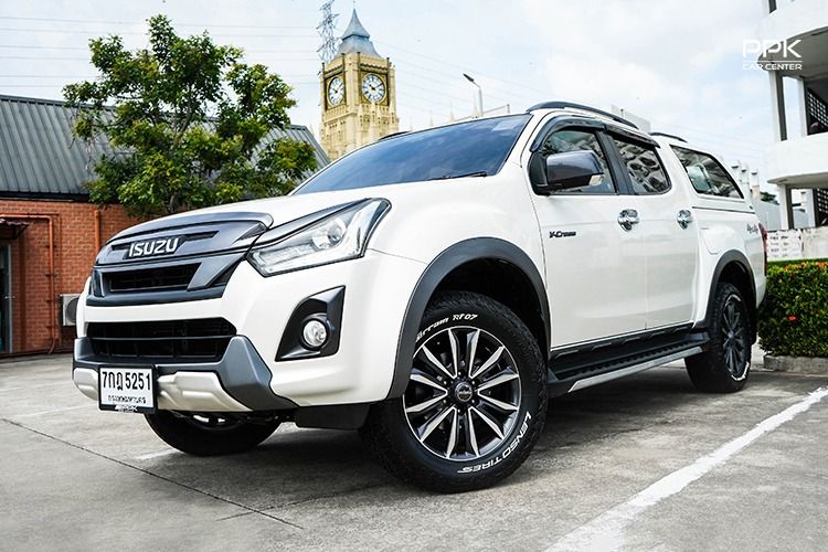 รถ Isuzu D-MAX 3.0 V-Cross Max Z Prestige 4WD สี ขาว