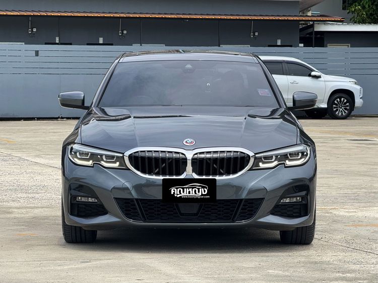 BMW Series 3 2022 330e Sedan ปลั๊กอินไฮบริด (PHEV) ไม่ติดแก๊ส เกียร์อัตโนมัติ เทา รูปที่ 3