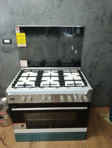 ตาประกอบอาหารตั้งพื้น UltimateTaste 700 ขนาด 90 ซม.พร้อมเตาแก๊สและเตาอบไฟฟ้าขนาด 130 ลิตรEKM9689X รูปที่ 2