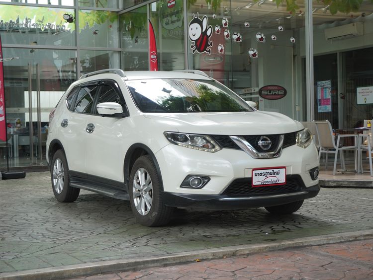 รถ Nissan X-Trail 2.0 V 4WD สี ขาว