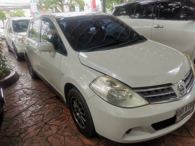 รถ Nissan Tiida 1.6 S สี ขาว