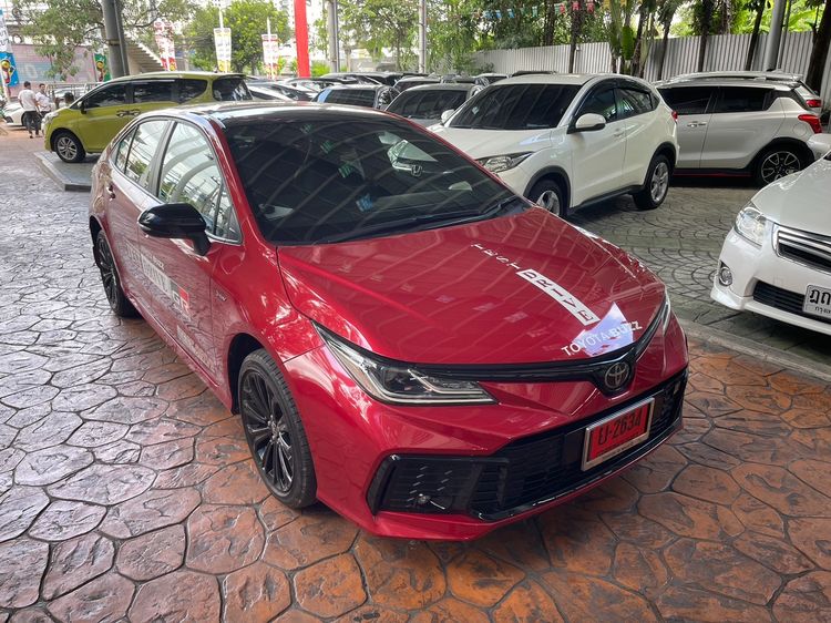 รถ Toyota Altis 1.8 Hybrid GR Sport สี แดง