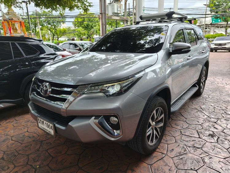 Toyota Fortuner 2016 2.8 V 4WD Utility-car ดีเซล ไม่ติดแก๊ส เกียร์อัตโนมัติ บรอนซ์เงิน รูปที่ 3