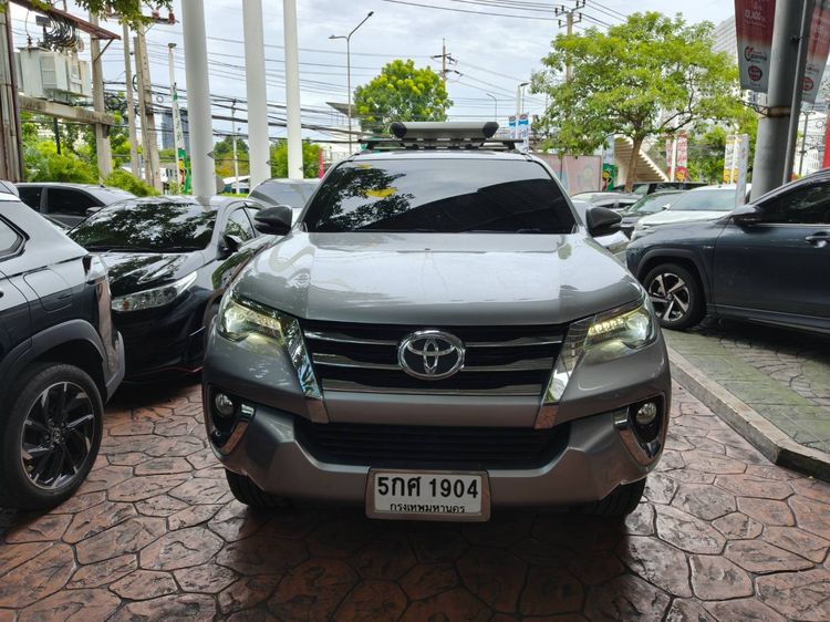 Toyota Fortuner 2016 2.8 V 4WD Utility-car ดีเซล ไม่ติดแก๊ส เกียร์อัตโนมัติ บรอนซ์เงิน รูปที่ 2