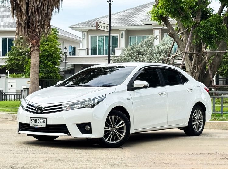 รถ Toyota Corolla Altis 1.8 Sport สี ขาว